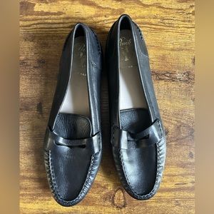 Cole Haan size 10 black loafers